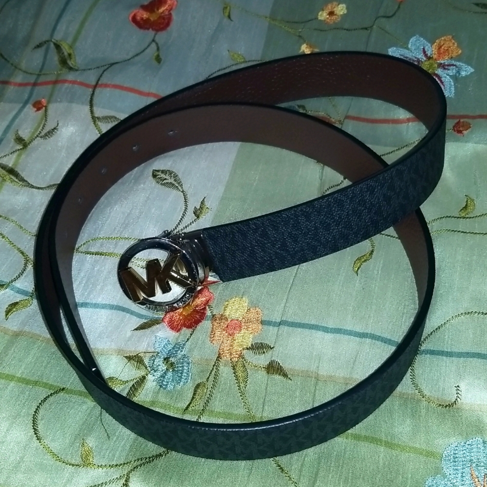 AUTHENTIC Michael Kors belt